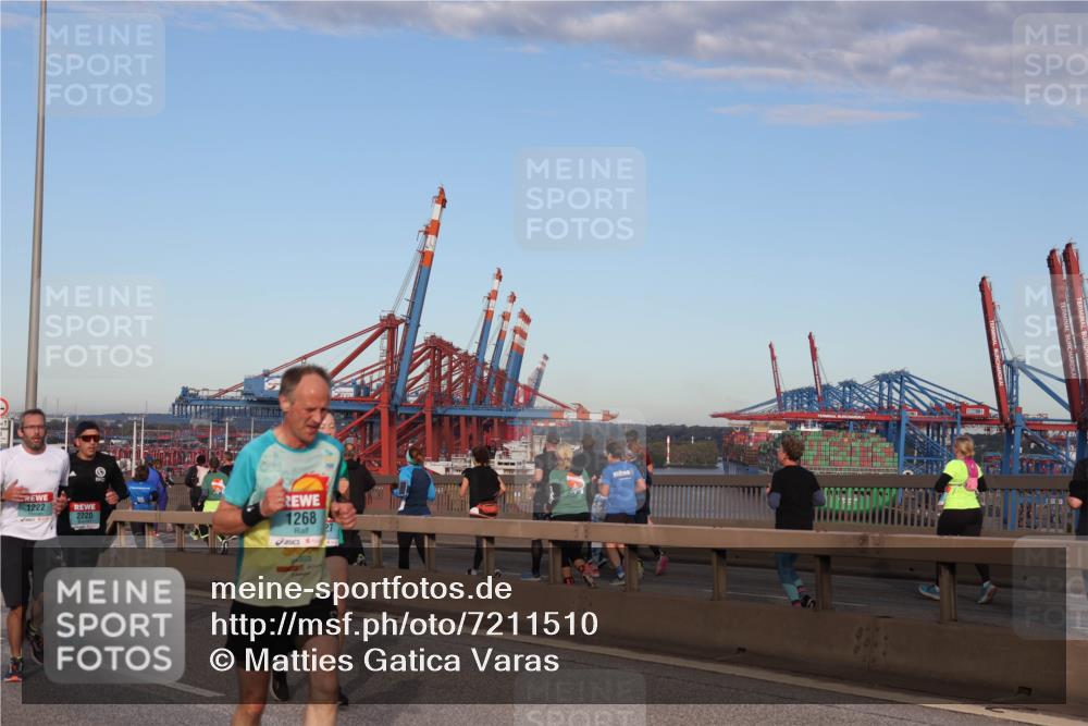 03.10.2024 - Köhlbrandbrückenlauf Matties Gatica Varas http://msf.ph/oto/7211510 03.10.2024 09:36:39 Position 2 1222, 2220, 1268 meine-sportfotos.de