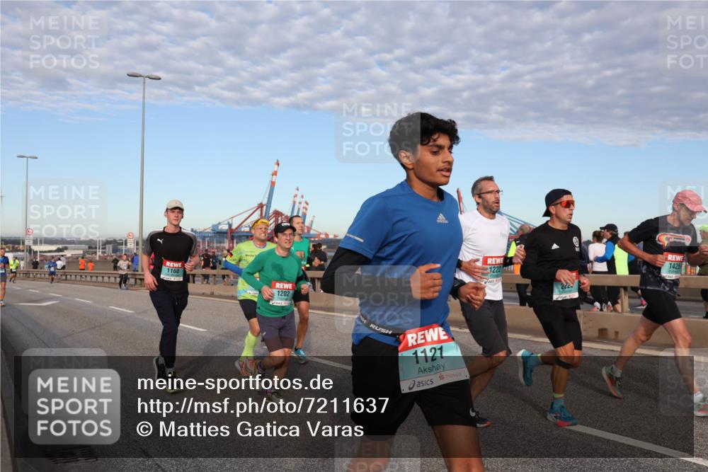 03.10.2024 - Köhlbrandbrückenlauf Matties Gatica Varas http://msf.ph/oto/7211637 03.10.2024 09:36:42 Position 2 1160, 1202, 1121, 1222, 1425 meine-sportfotos.de