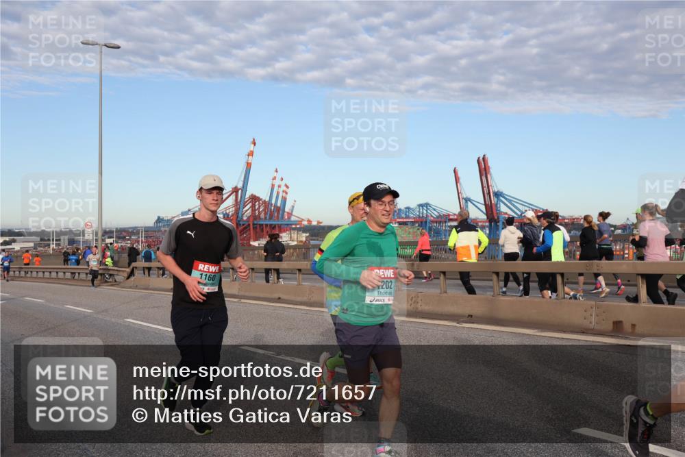 03.10.2024 - Köhlbrandbrückenlauf Matties Gatica Varas http://msf.ph/oto/7211657 03.10.2024 09:36:43 Position 2 1160, 202 meine-sportfotos.de