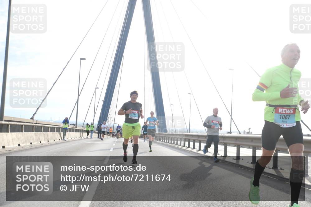 03.10.2024 - Köhlbrandbrückenlauf Jannik Wohlers http://msf.ph/oto/7211674 03.10.2024 09:20:54 Position 1 1114, 1139, 1067 meine-sportfotos.de