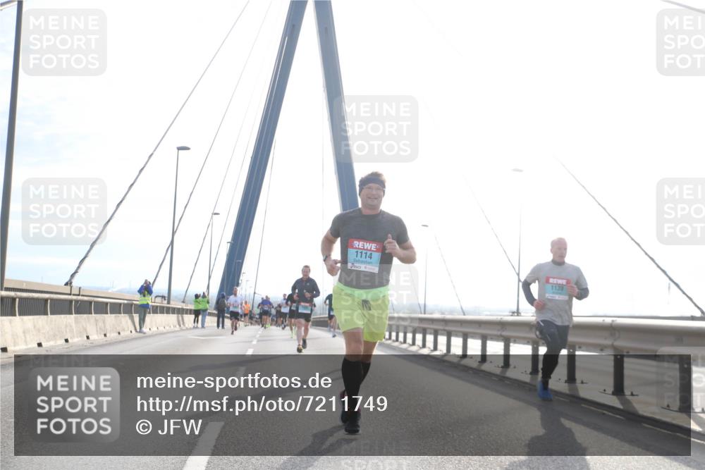 03.10.2024 - Köhlbrandbrückenlauf Jannik Wohlers http://msf.ph/oto/7211749 03.10.2024 09:20:55 Position 1 1114, 1139 meine-sportfotos.de