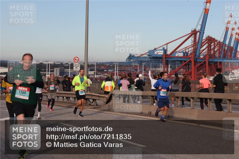 03.10.2024 - Köhlbrandbrückenlauf Matties Gatica Varas http://msf.ph/oto/7211835 03.10.2024 09:36:52 Position 2 1384, 1416, 1500, 1, 1348, 1447 meine-sportfotos.de