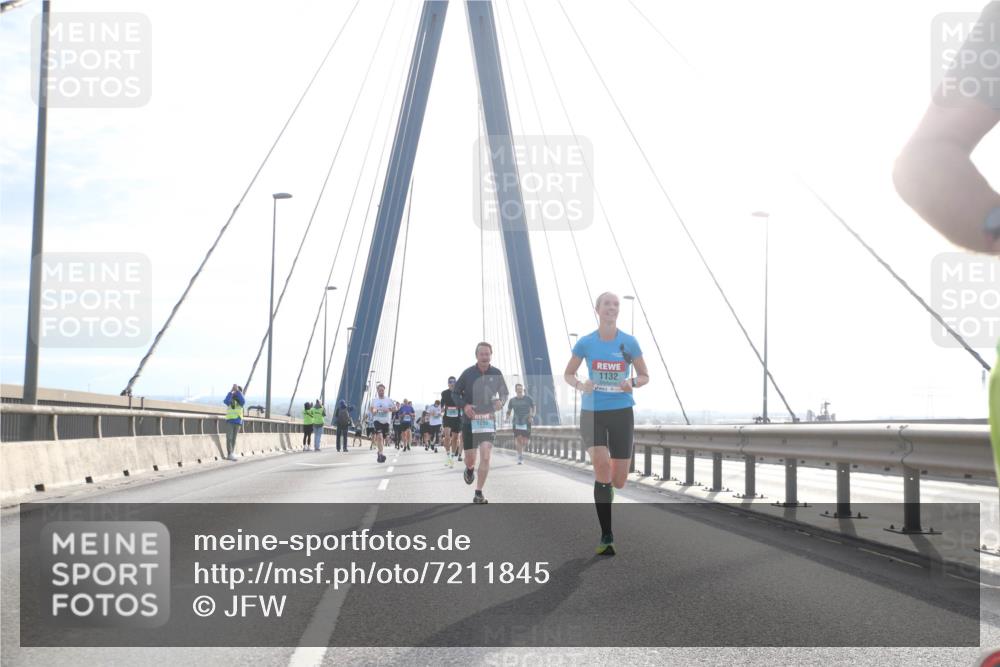 03.10.2024 - Köhlbrandbrückenlauf Jannik Wohlers http://msf.ph/oto/7211845 03.10.2024 09:20:56 Position 1 1255, 1132 meine-sportfotos.de