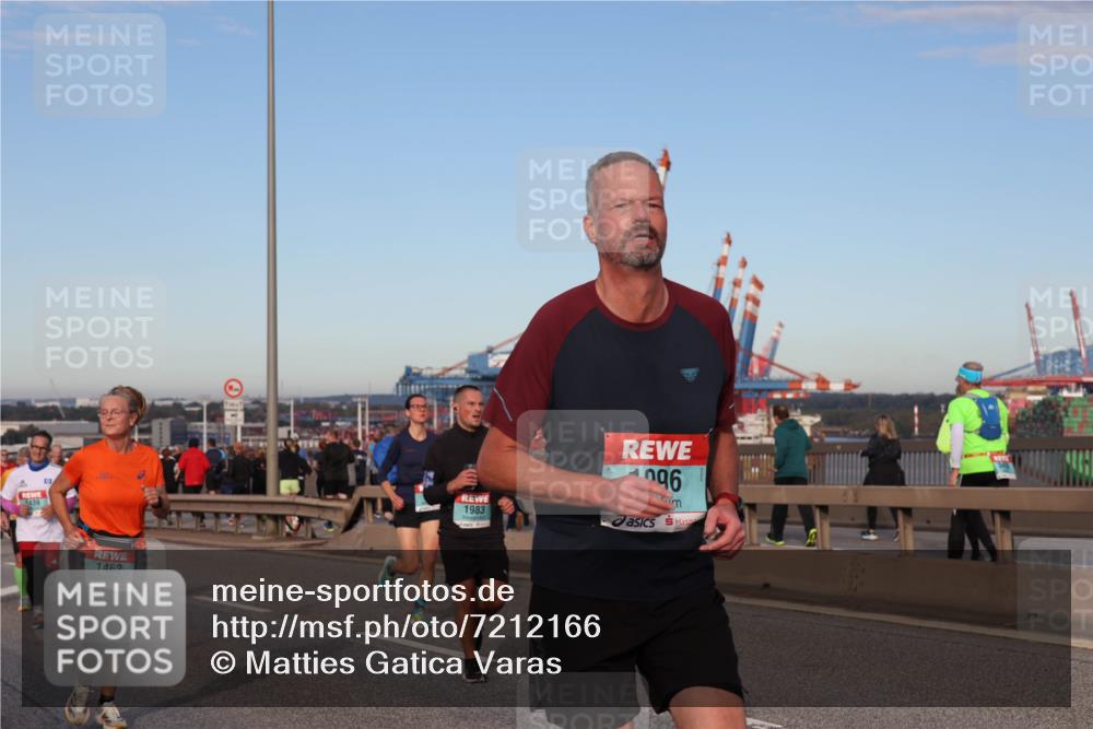 03.10.2024 - Köhlbrandbrückenlauf Matties Gatica Varas http://msf.ph/oto/7212166 03.10.2024 09:37:08 Position 2 439, 1462, 1983, 096 meine-sportfotos.de