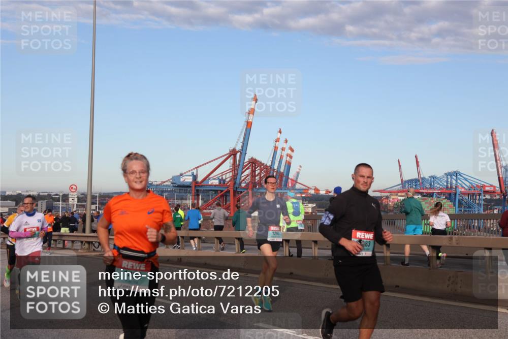 03.10.2024 - Köhlbrandbrückenlauf Matties Gatica Varas http://msf.ph/oto/7212205 03.10.2024 09:37:10 Position 2 9, 1462, 1293, 83 meine-sportfotos.de