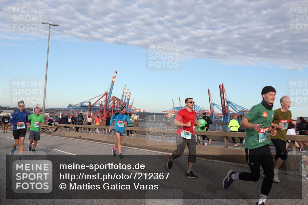 03.10.2024 - Köhlbrandbrückenlauf Matties Gatica Varas http://msf.ph/oto/7212367 03.10.2024 09:37:20 Position 2 1243, 1214, 1037, 1911, 503 meine-sportfotos.de