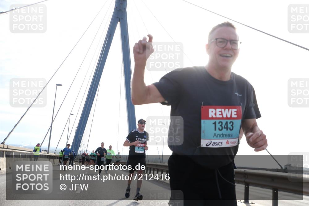 03.10.2024 - Köhlbrandbrückenlauf Jannik Wohlers http://msf.ph/oto/7212416 03.10.2024 09:21:10 Position 1 1153, 1343 meine-sportfotos.de