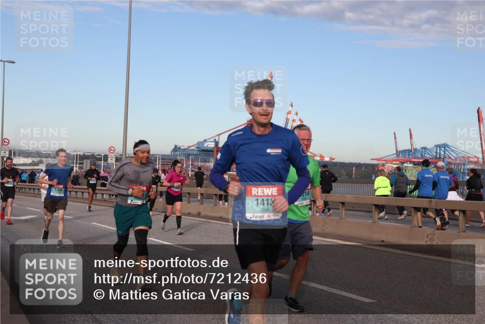 03.10.2024 - Köhlbrandbrückenlauf Matties Gatica Varas http://msf.ph/oto/7212436 03.10.2024 09:37:23 Position 2 1354, 1413, 214 meine-sportfotos.de