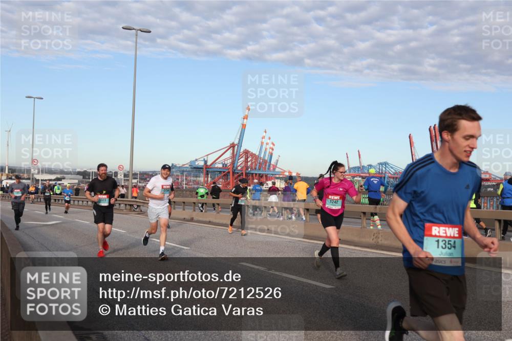 03.10.2024 - Köhlbrandbrückenlauf Matties Gatica Varas http://msf.ph/oto/7212526 03.10.2024 09:37:26 Position 2 2754, 1242, 1323, 1354 meine-sportfotos.de