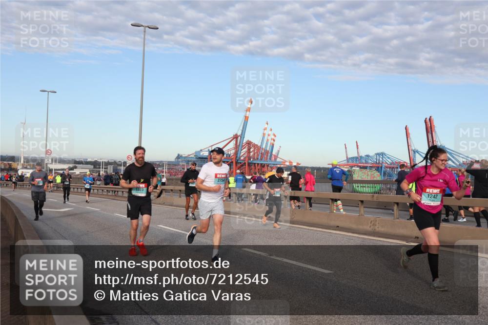 03.10.2024 - Köhlbrandbrückenlauf Matties Gatica Varas http://msf.ph/oto/7212545 03.10.2024 09:37:27 Position 2 1, 1323, 2754, 1242 meine-sportfotos.de