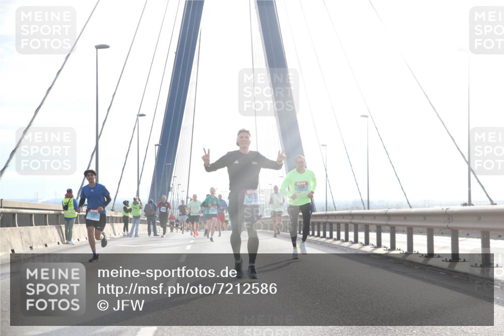 03.10.2024 - Köhlbrandbrückenlauf Jannik Wohlers http://msf.ph/oto/7212586 03.10.2024 09:21:13 Position 1 1121, 1496, 1083 meine-sportfotos.de