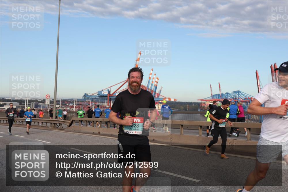 03.10.2024 - Köhlbrandbrückenlauf Matties Gatica Varas http://msf.ph/oto/7212599 03.10.2024 09:37:28 Position 2 323 meine-sportfotos.de
