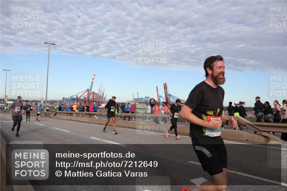 03.10.2024 - Köhlbrandbrückenlauf Matties Gatica Varas http://msf.ph/oto/7212649 03.10.2024 09:37:29 Position 2  meine-sportfotos.de
