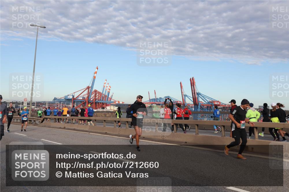 03.10.2024 - Köhlbrandbrückenlauf Matties Gatica Varas http://msf.ph/oto/7212660 03.10.2024 09:37:29 Position 2  meine-sportfotos.de