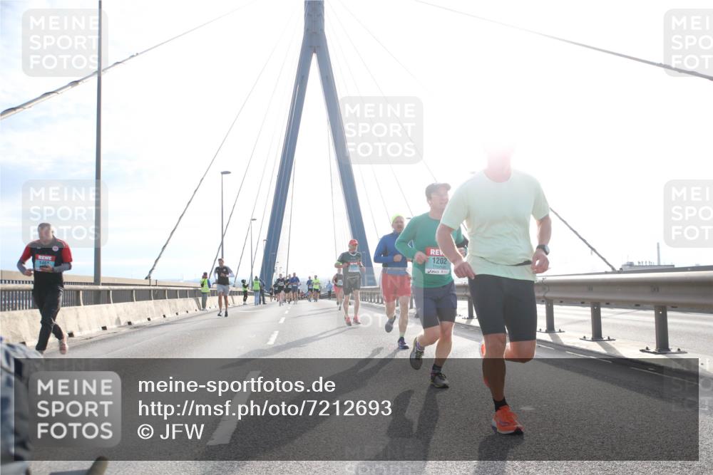 03.10.2024 - Köhlbrandbrückenlauf Jannik Wohlers http://msf.ph/oto/7212693 03.10.2024 09:21:22 Position 1 1461, 1202 meine-sportfotos.de