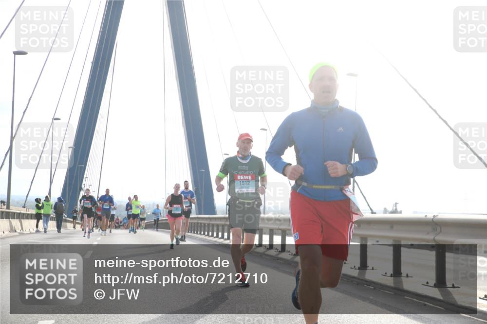 03.10.2024 - Köhlbrandbrückenlauf Jannik Wohlers http://msf.ph/oto/7212710 03.10.2024 09:21:23 Position 1 1193, 1512 meine-sportfotos.de