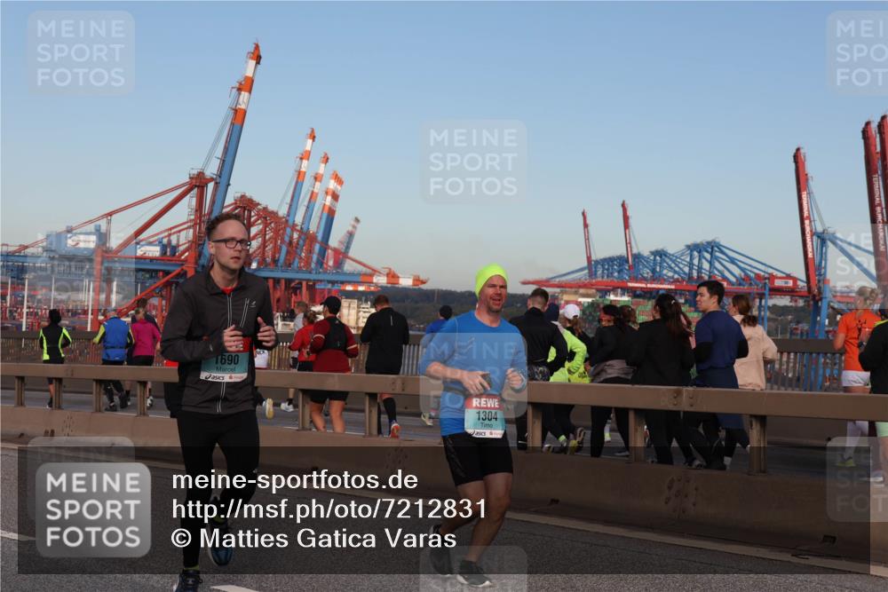 03.10.2024 - Köhlbrandbrückenlauf Matties Gatica Varas http://msf.ph/oto/7212831 03.10.2024 09:37:34 Position 2 1690, 1304 meine-sportfotos.de