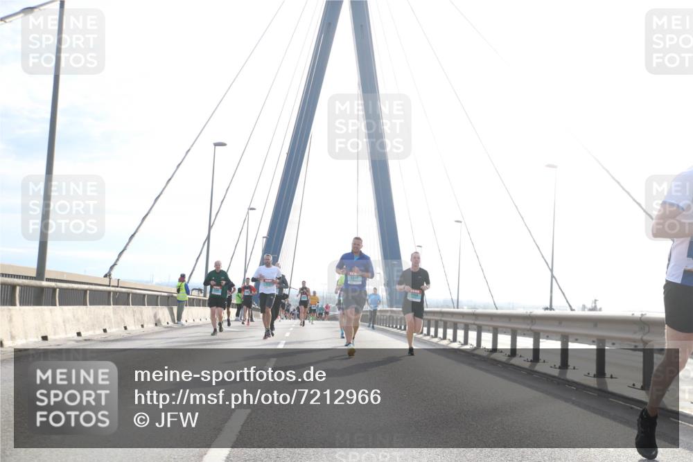 03.10.2024 - Köhlbrandbrückenlauf Jannik Wohlers http://msf.ph/oto/7212966 03.10.2024 09:21:29 Position 1 1349, 1159 meine-sportfotos.de
