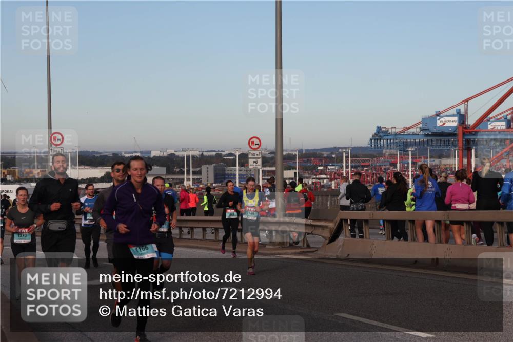 03.10.2024 - Köhlbrandbrückenlauf Matties Gatica Varas http://msf.ph/oto/7212994 03.10.2024 09:37:41 Position 2 1370, 1500, 1166, 1229, 1500, 1189 meine-sportfotos.de