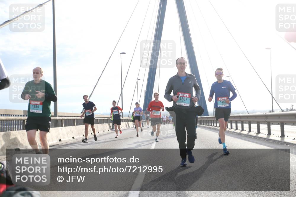 03.10.2024 - Köhlbrandbrückenlauf Jannik Wohlers http://msf.ph/oto/7212995 03.10.2024 09:21:34 Position 1 1075, 1384, 1867, 1413 meine-sportfotos.de