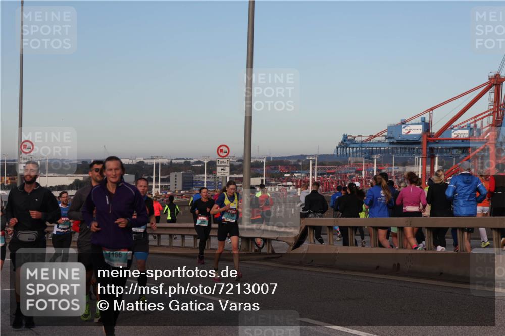 03.10.2024 - Köhlbrandbrückenlauf Matties Gatica Varas http://msf.ph/oto/7213007 03.10.2024 09:37:41 Position 2 500, 1166, 500, 1189 meine-sportfotos.de