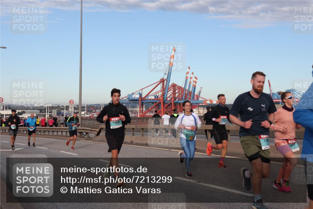 03.10.2024 - Köhlbrandbrückenlauf Matties Gatica Varas http://msf.ph/oto/7213299 03.10.2024 09:37:56 Position 2 1498, 1433, 1415, 19, 13 meine-sportfotos.de