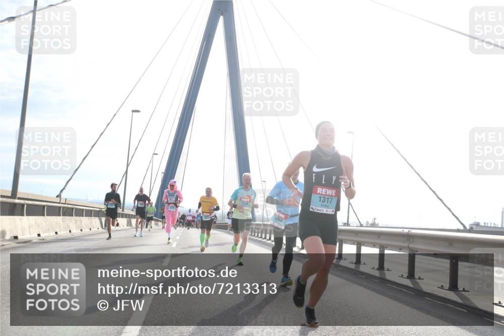 03.10.2024 - Köhlbrandbrückenlauf Jannik Wohlers http://msf.ph/oto/7213313 03.10.2024 09:21:38 Position 1 1268, 1060, 1317 meine-sportfotos.de