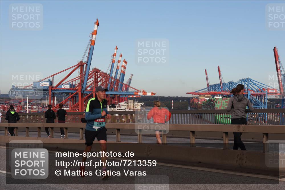03.10.2024 - Köhlbrandbrückenlauf Matties Gatica Varas http://msf.ph/oto/7213359 03.10.2024 09:37:59 Position 2 2261 meine-sportfotos.de
