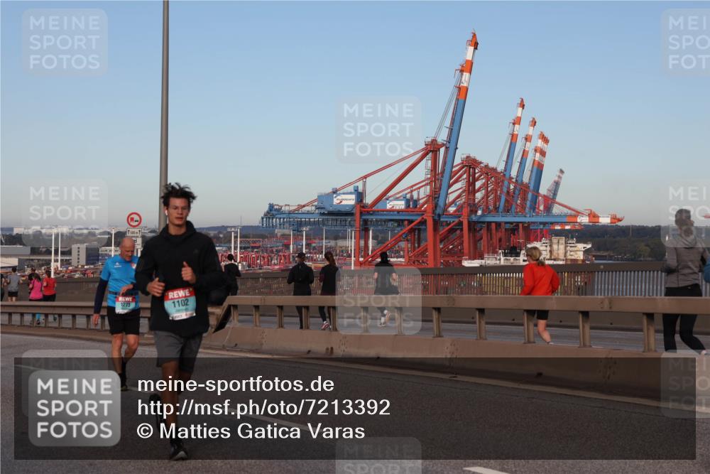 03.10.2024 - Köhlbrandbrückenlauf Matties Gatica Varas http://msf.ph/oto/7213392 03.10.2024 09:38:00 Position 2 1273, 1102 meine-sportfotos.de