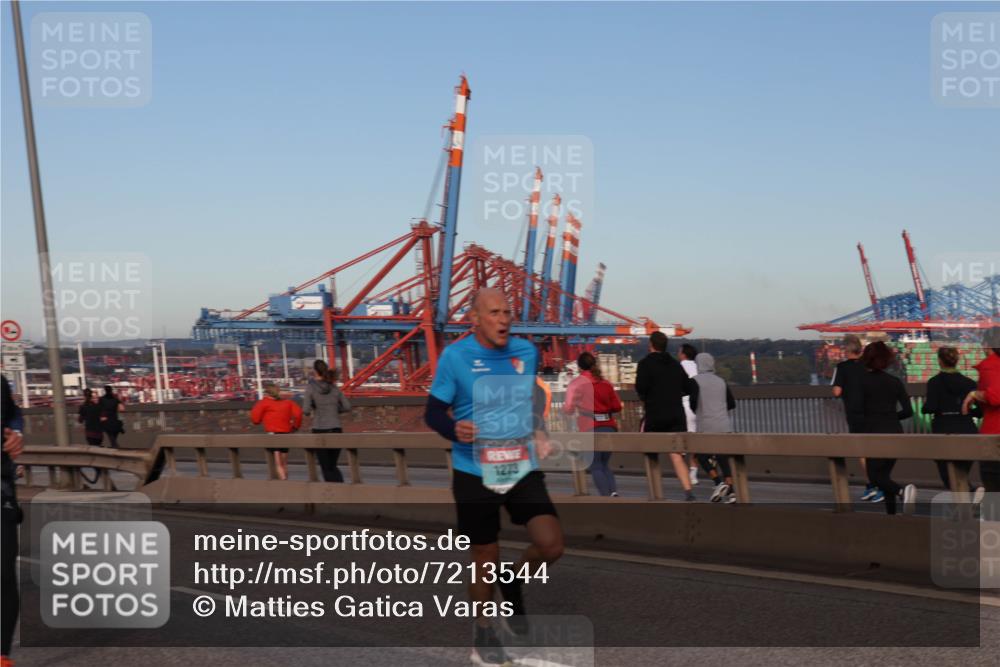 03.10.2024 - Köhlbrandbrückenlauf Matties Gatica Varas http://msf.ph/oto/7213544 03.10.2024 09:38:05 Position 2 1273 meine-sportfotos.de