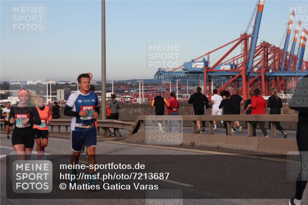 03.10.2024 - Köhlbrandbrückenlauf Matties Gatica Varas http://msf.ph/oto/7213687 03.10.2024 09:38:09 Position 2 111, 687 meine-sportfotos.de