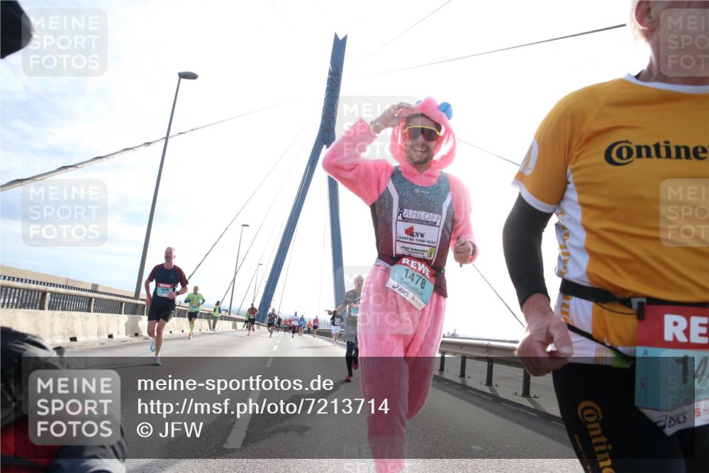 03.10.2024 - Köhlbrandbrückenlauf Jannik Wohlers http://msf.ph/oto/7213714 03.10.2024 09:21:42 Position 1 1096, 1478, 14 meine-sportfotos.de