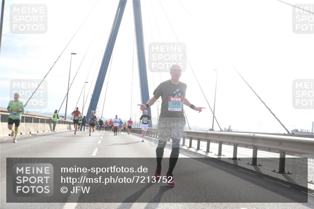03.10.2024 - Köhlbrandbrückenlauf Jannik Wohlers http://msf.ph/oto/7213752 03.10.2024 09:21:43 Position 1 1416 meine-sportfotos.de
