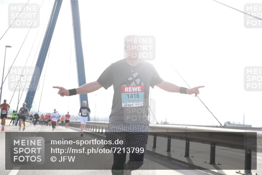 03.10.2024 - Köhlbrandbrückenlauf Jannik Wohlers http://msf.ph/oto/7213799 03.10.2024 09:21:43 Position 1 1416 meine-sportfotos.de