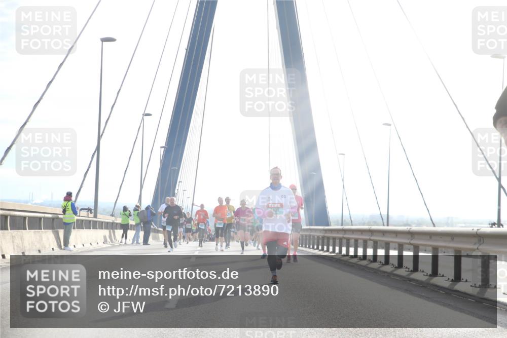 03.10.2024 - Köhlbrandbrückenlauf Jannik Wohlers http://msf.ph/oto/7213890 03.10.2024 09:21:47 Position 1 439 meine-sportfotos.de