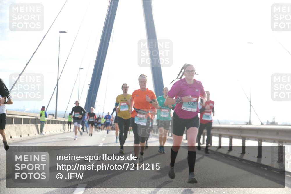 03.10.2024 - Köhlbrandbrückenlauf Jannik Wohlers http://msf.ph/oto/7214215 03.10.2024 09:21:54 Position 1 1462, 1242 meine-sportfotos.de