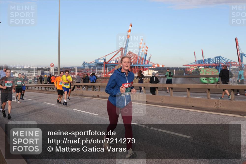 03.10.2024 - Köhlbrandbrückenlauf Matties Gatica Varas http://msf.ph/oto/7214279 03.10.2024 09:38:31 Position 2 1207, 1701, 1378 meine-sportfotos.de