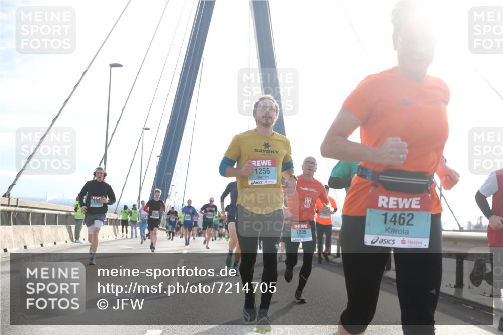 03.10.2024 - Köhlbrandbrückenlauf Jannik Wohlers http://msf.ph/oto/7214705 03.10.2024 09:21:56 Position 1 1185, 1256, 1205, 1462 meine-sportfotos.de