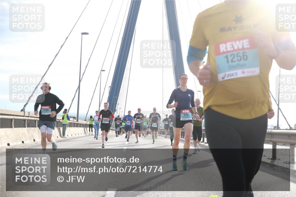 03.10.2024 - Köhlbrandbrückenlauf Jannik Wohlers http://msf.ph/oto/7214774 03.10.2024 09:21:57 Position 1 1185, 1293, 1256 meine-sportfotos.de