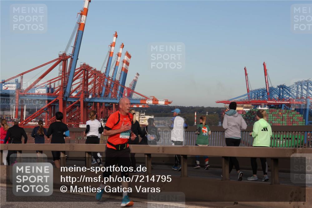 03.10.2024 - Köhlbrandbrückenlauf Matties Gatica Varas http://msf.ph/oto/7214795 03.10.2024 09:38:45 Position 2  meine-sportfotos.de