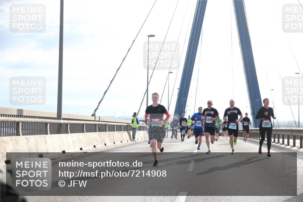 03.10.2024 - Köhlbrandbrückenlauf Jannik Wohlers http://msf.ph/oto/7214908 03.10.2024 09:21:59 Position 1 1425, 1344, 1447, 1229 meine-sportfotos.de