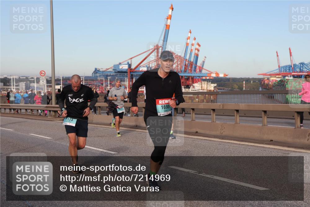 03.10.2024 - Köhlbrandbrückenlauf Matties Gatica Varas http://msf.ph/oto/7214969 03.10.2024 09:38:51 Position 2 1, 11, 1173, 037, 1695 meine-sportfotos.de