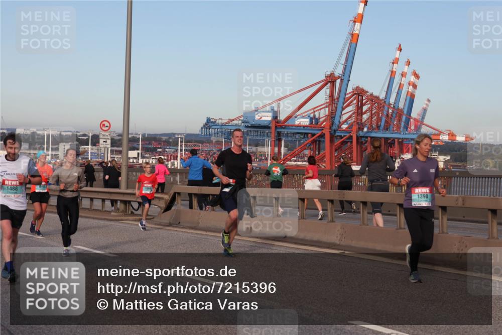 03.10.2024 - Köhlbrandbrückenlauf Matties Gatica Varas http://msf.ph/oto/7215396 03.10.2024 09:39:03 Position 2 1488, 1670, 1500, 1669, 1390 meine-sportfotos.de