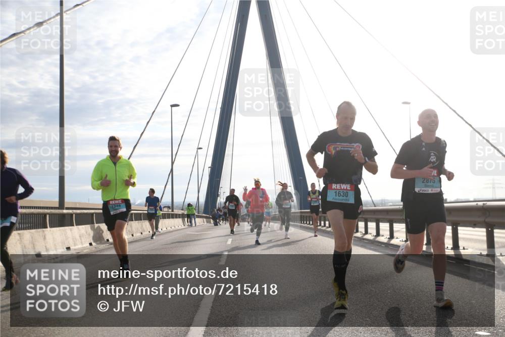 03.10.2024 - Köhlbrandbrückenlauf Jannik Wohlers http://msf.ph/oto/7215418 03.10.2024 09:22:09 Position 1 2875, 1348, 1630 meine-sportfotos.de