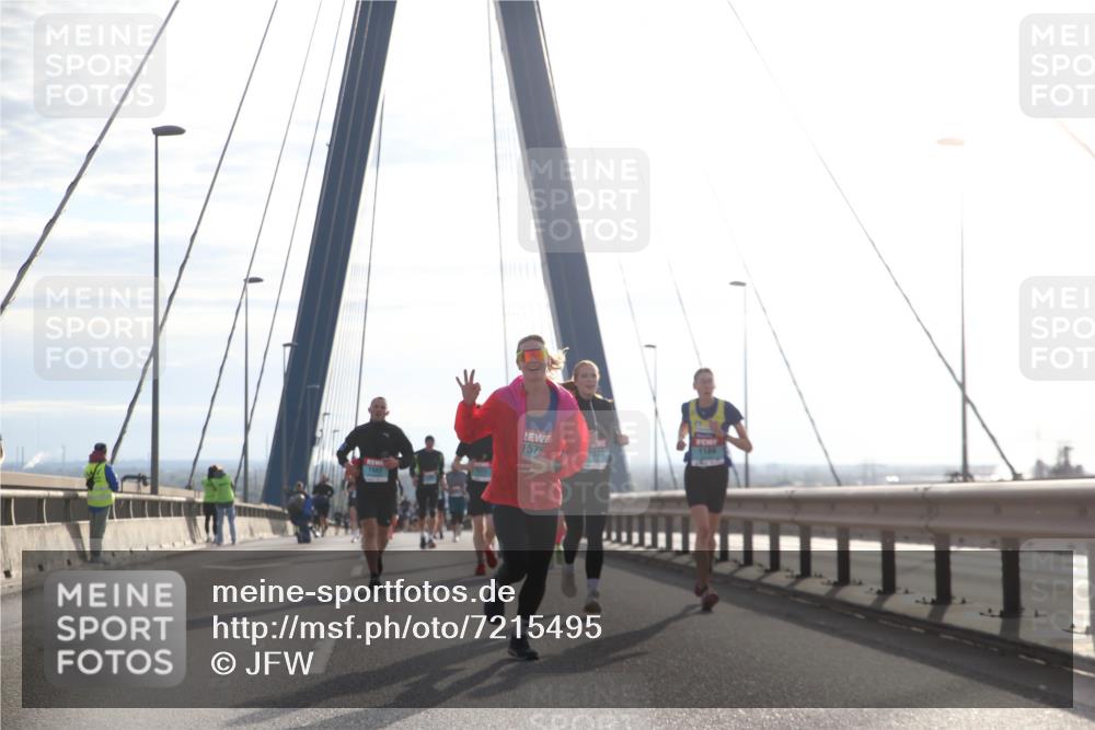 03.10.2024 - Köhlbrandbrückenlauf Jannik Wohlers http://msf.ph/oto/7215495 03.10.2024 09:22:10 Position 1 1983, 1575, 1538 meine-sportfotos.de