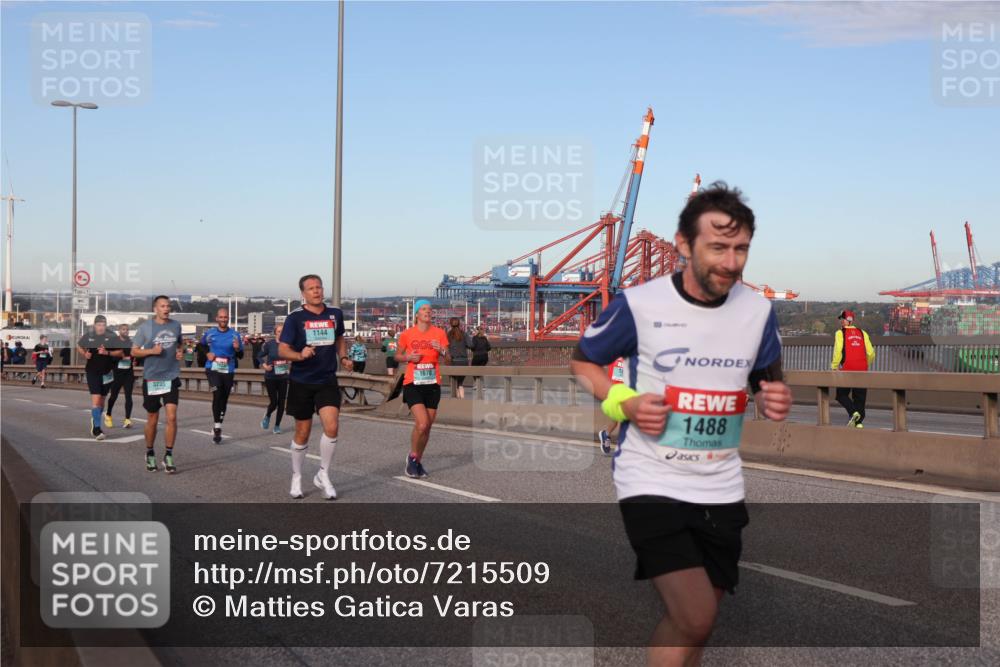 03.10.2024 - Köhlbrandbrückenlauf Matties Gatica Varas http://msf.ph/oto/7215509 03.10.2024 09:39:06 Position 2 3235, 1144, 1670, 1488 meine-sportfotos.de