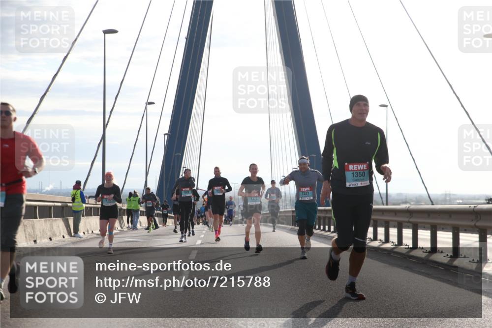 03.10.2024 - Köhlbrandbrückenlauf Jannik Wohlers http://msf.ph/oto/7215788 03.10.2024 09:22:18 Position 1 1370, 1321, 1350 meine-sportfotos.de