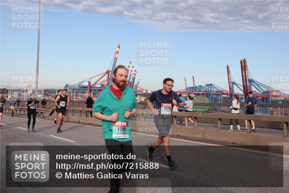 03.10.2024 - Köhlbrandbrückenlauf Matties Gatica Varas http://msf.ph/oto/7215888 03.10.2024 09:39:21 Position 2 1358, 1208, 1976 meine-sportfotos.de