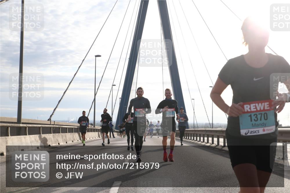 03.10.2024 - Köhlbrandbrückenlauf Jannik Wohlers http://msf.ph/oto/7215979 03.10.2024 09:22:22 Position 1 10, 1415, 1370 meine-sportfotos.de