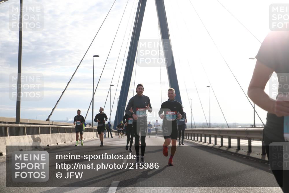 03.10.2024 - Köhlbrandbrückenlauf Jannik Wohlers http://msf.ph/oto/7215986 03.10.2024 09:22:22 Position 1 1026, 1415 meine-sportfotos.de